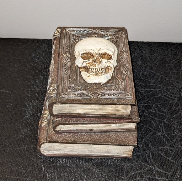 Victorian Gothic Spells and Potions Books - Picture 2 of 3